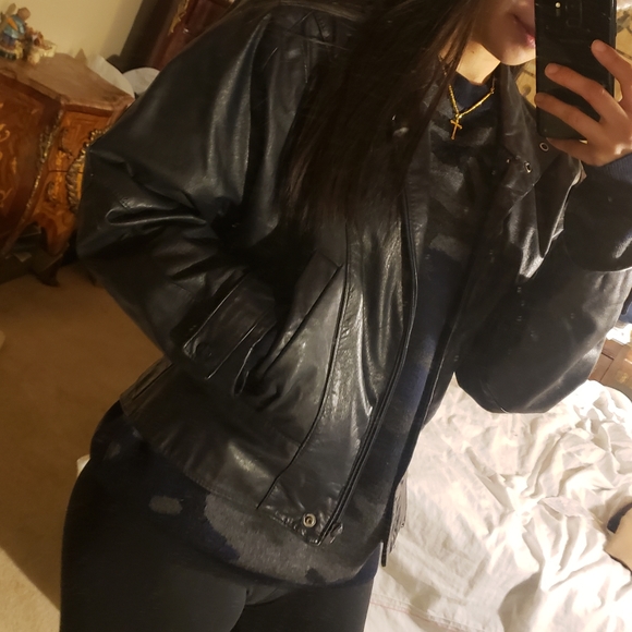 Danier cropped leather jacket - Picture 2 of 7